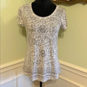Lucky Brand Gray Patterned Short Sleeve Top Size Small NWT
